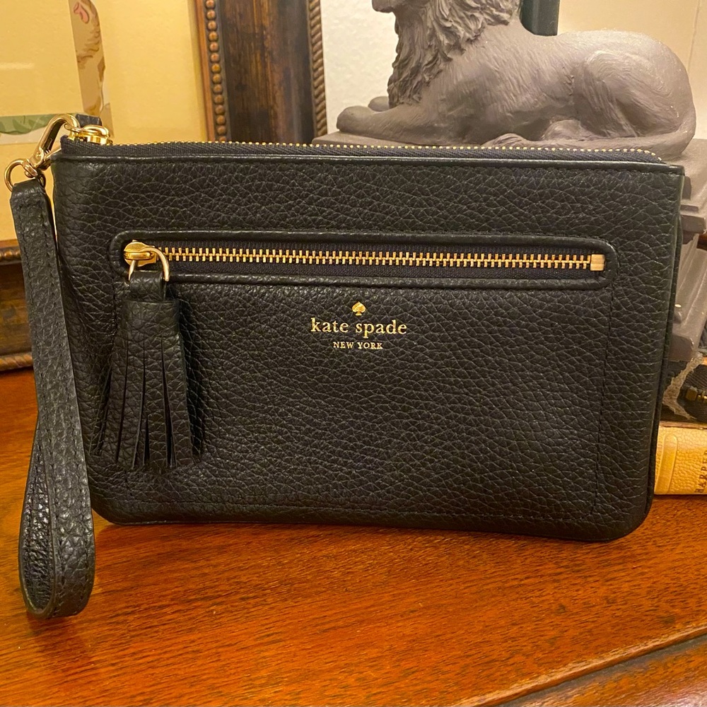 Authentic Kate Spade Chester Street Tinie Black Pebbled Leather Wristlet  (NWOT)